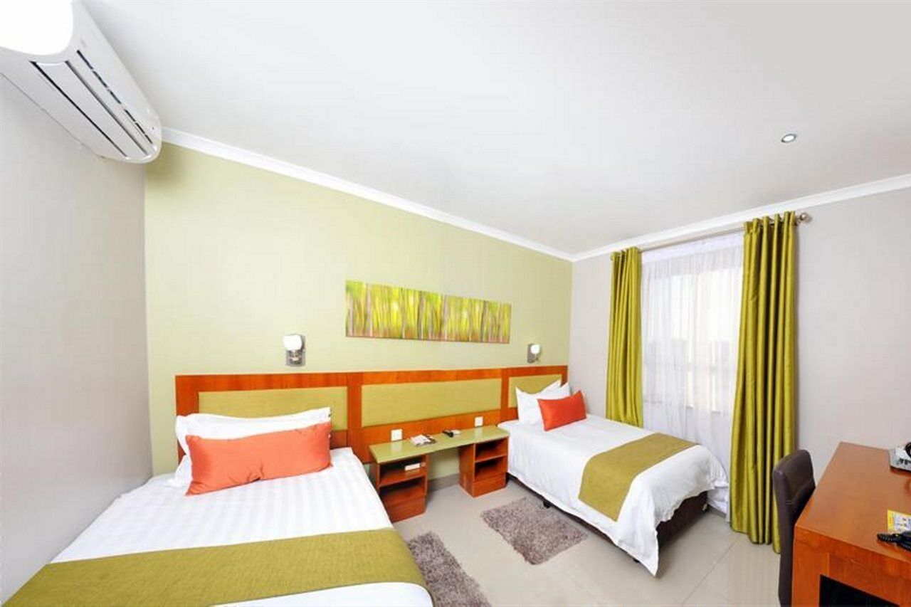 גאבורון Travelodge מראה חיצוני תמונה